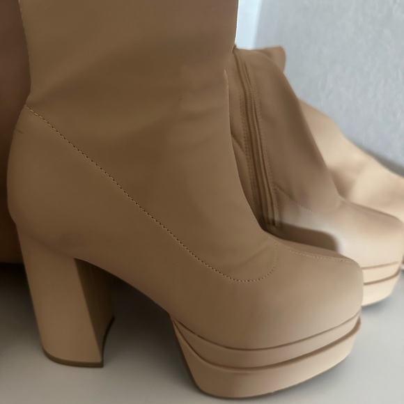 Long tan platform boots - Picture 2 of 2